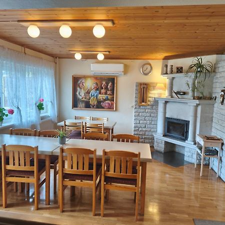 Paerna Guesthouse & Apartments Kuressaare Luaran gambar