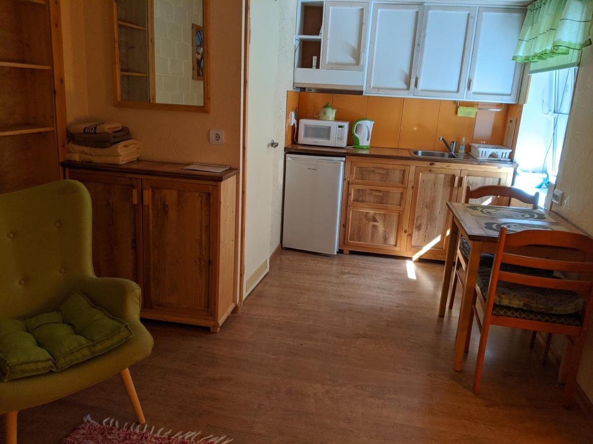 Paerna Guesthouse & Apartments Kuressaare Luaran gambar
