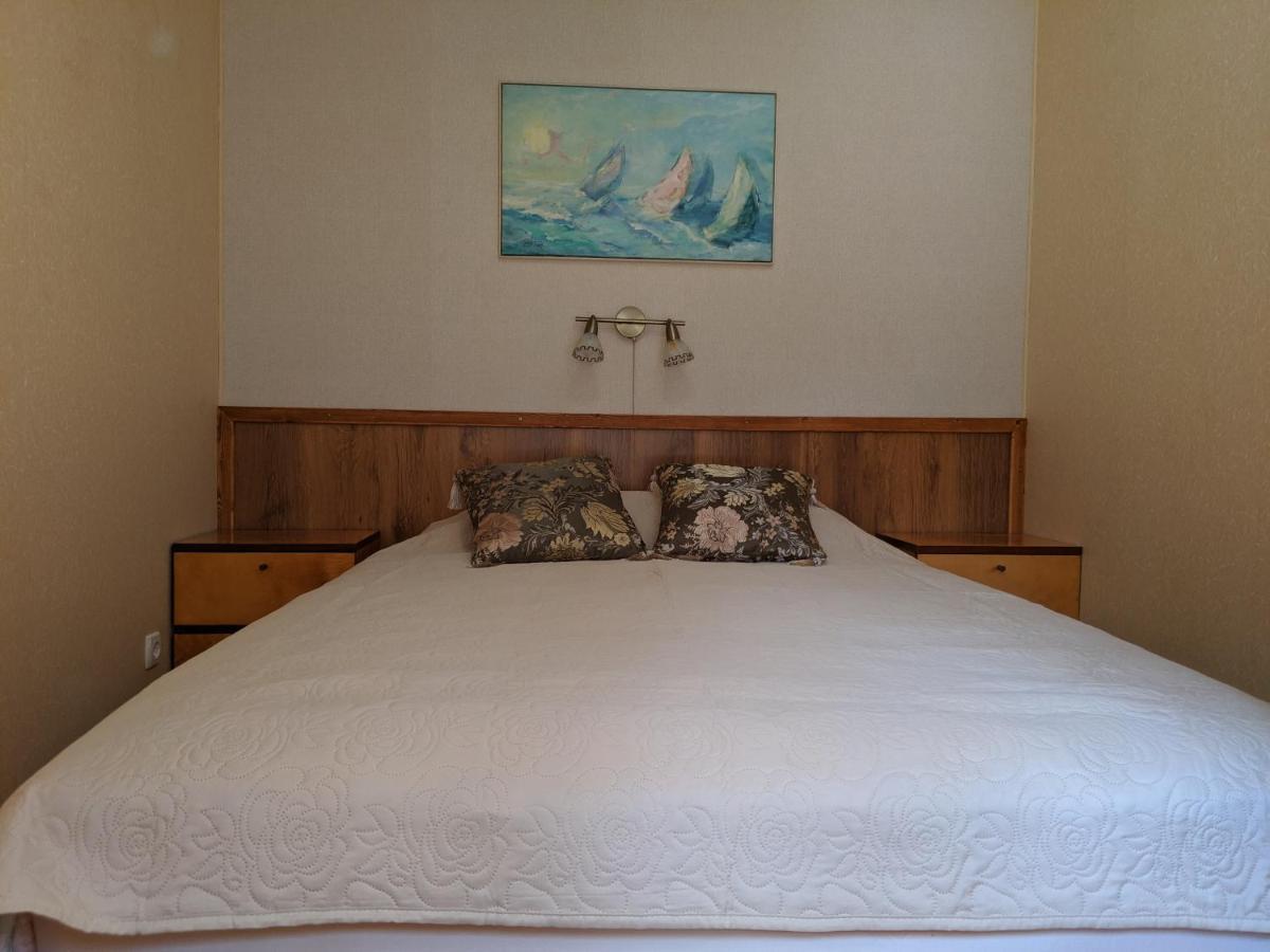 Paerna Guesthouse & Apartments Kuressaare Luaran gambar