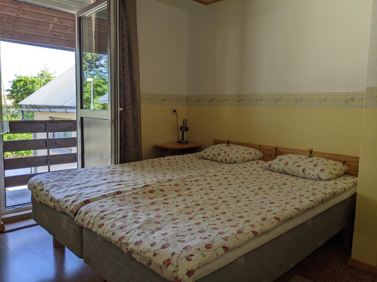 Paerna Guesthouse & Apartments Kuressaare Luaran gambar