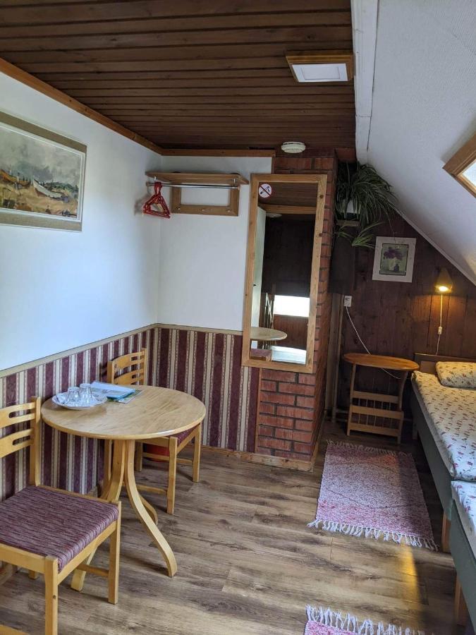 Paerna Guesthouse & Apartments Kuressaare Luaran gambar