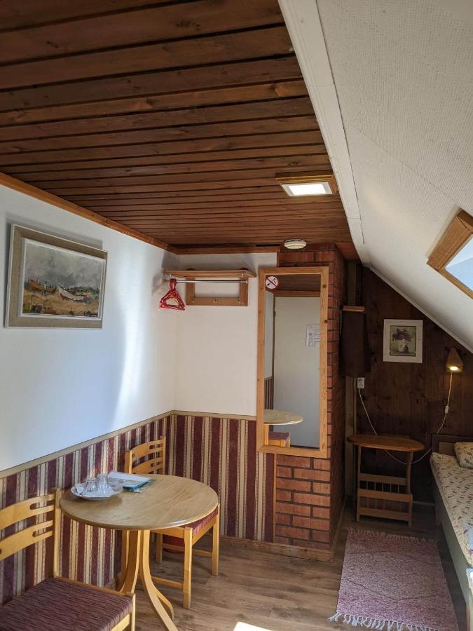 Paerna Guesthouse & Apartments Kuressaare Luaran gambar