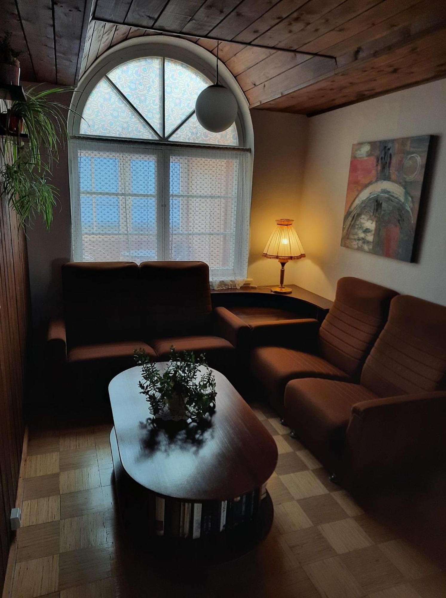 Paerna Guesthouse & Apartments Kuressaare Luaran gambar