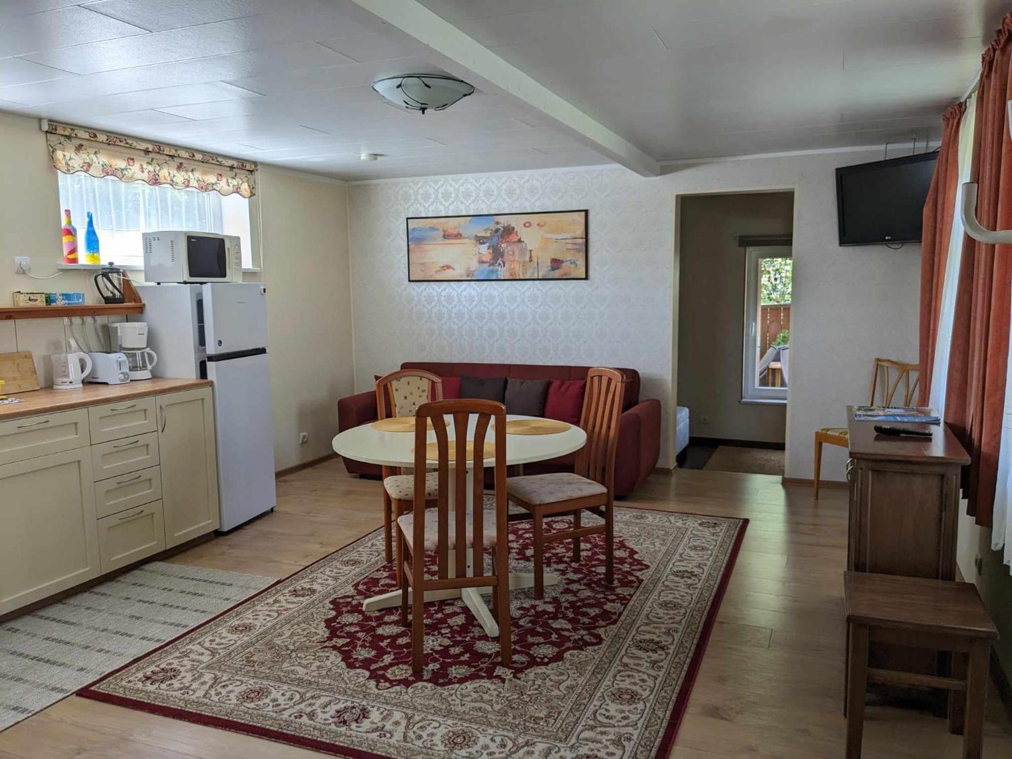 Paerna Guesthouse & Apartments Kuressaare Luaran gambar