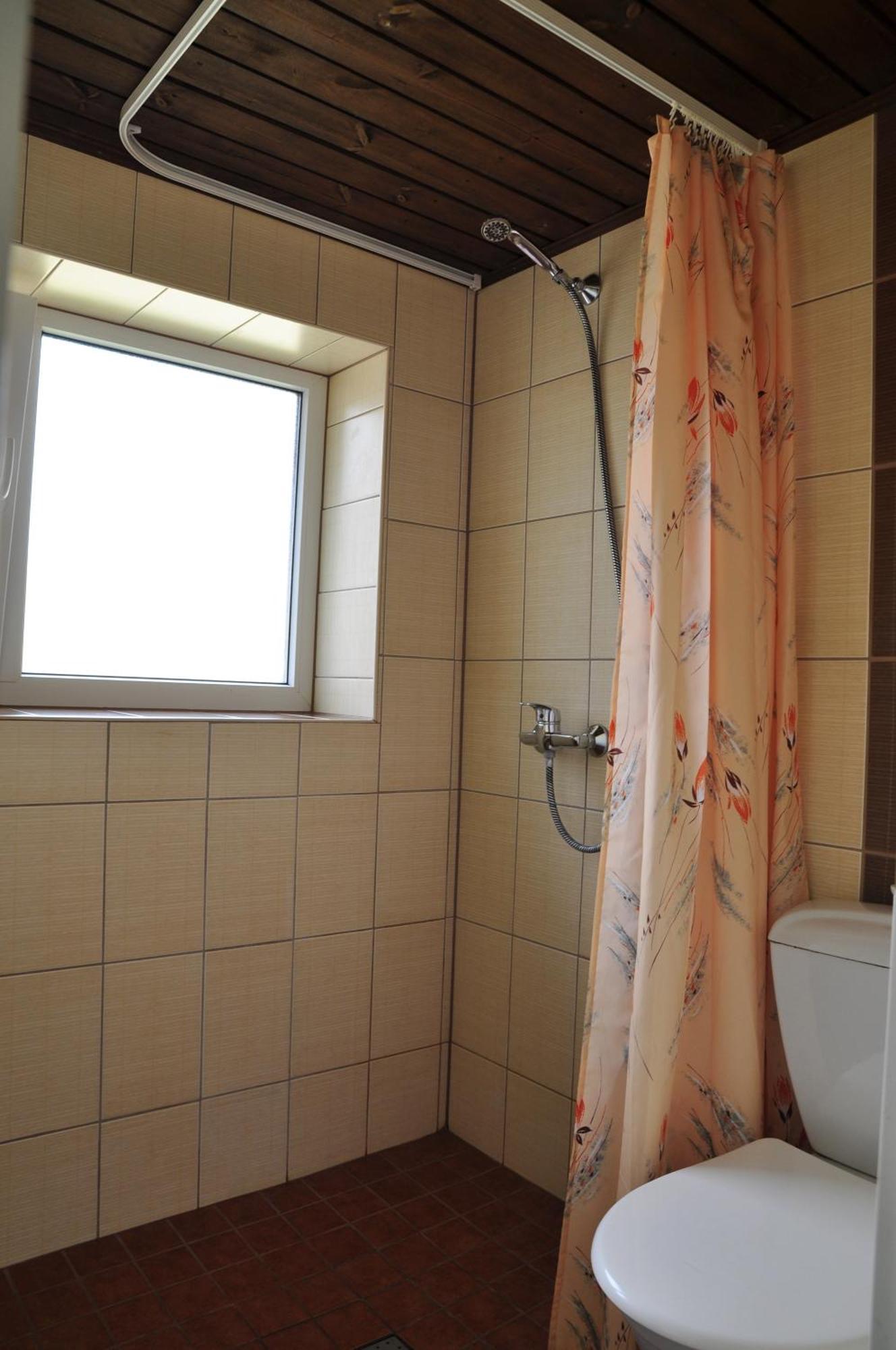 Paerna Guesthouse & Apartments Kuressaare Bilik gambar