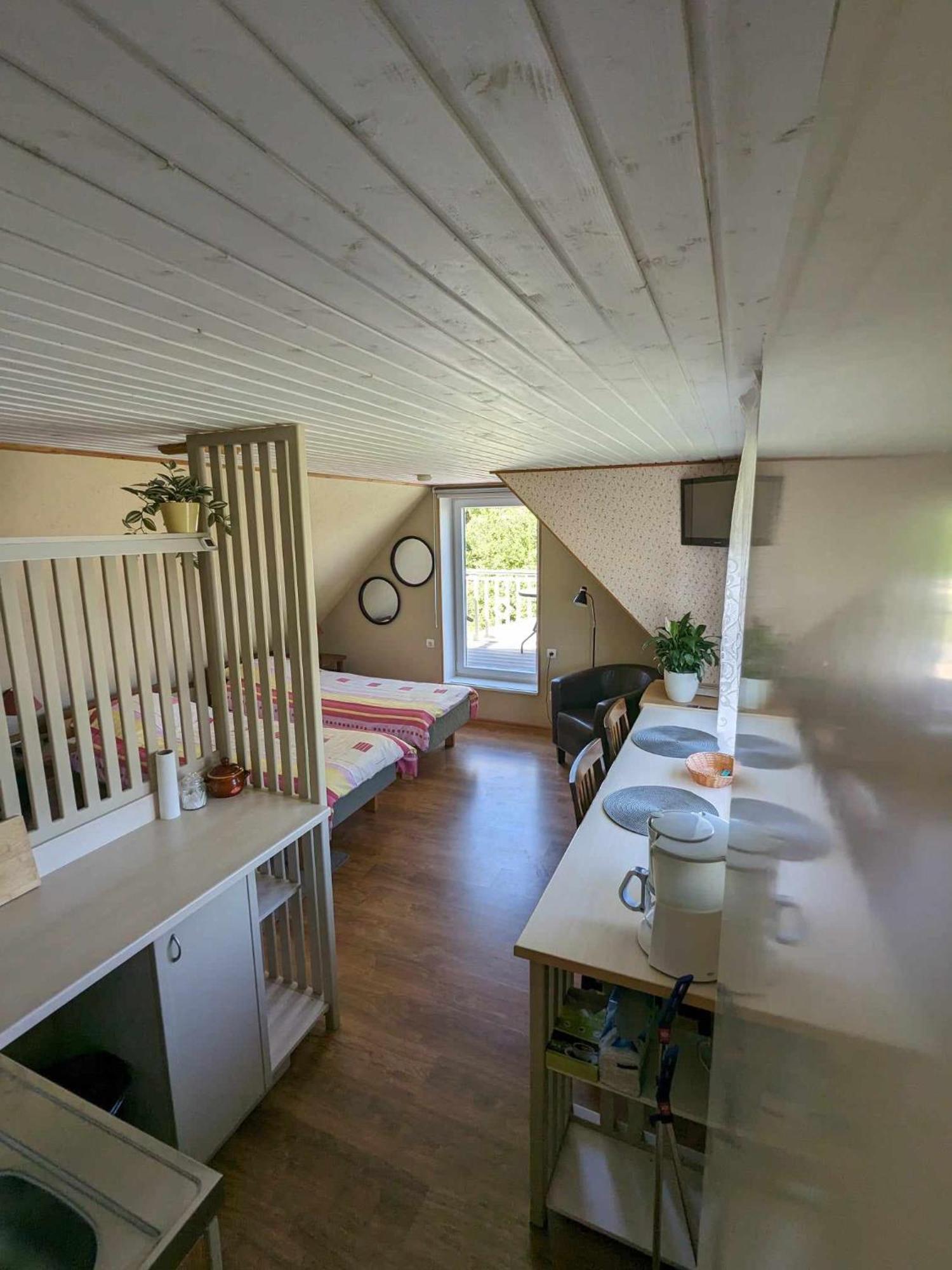 Paerna Guesthouse & Apartments Kuressaare Luaran gambar