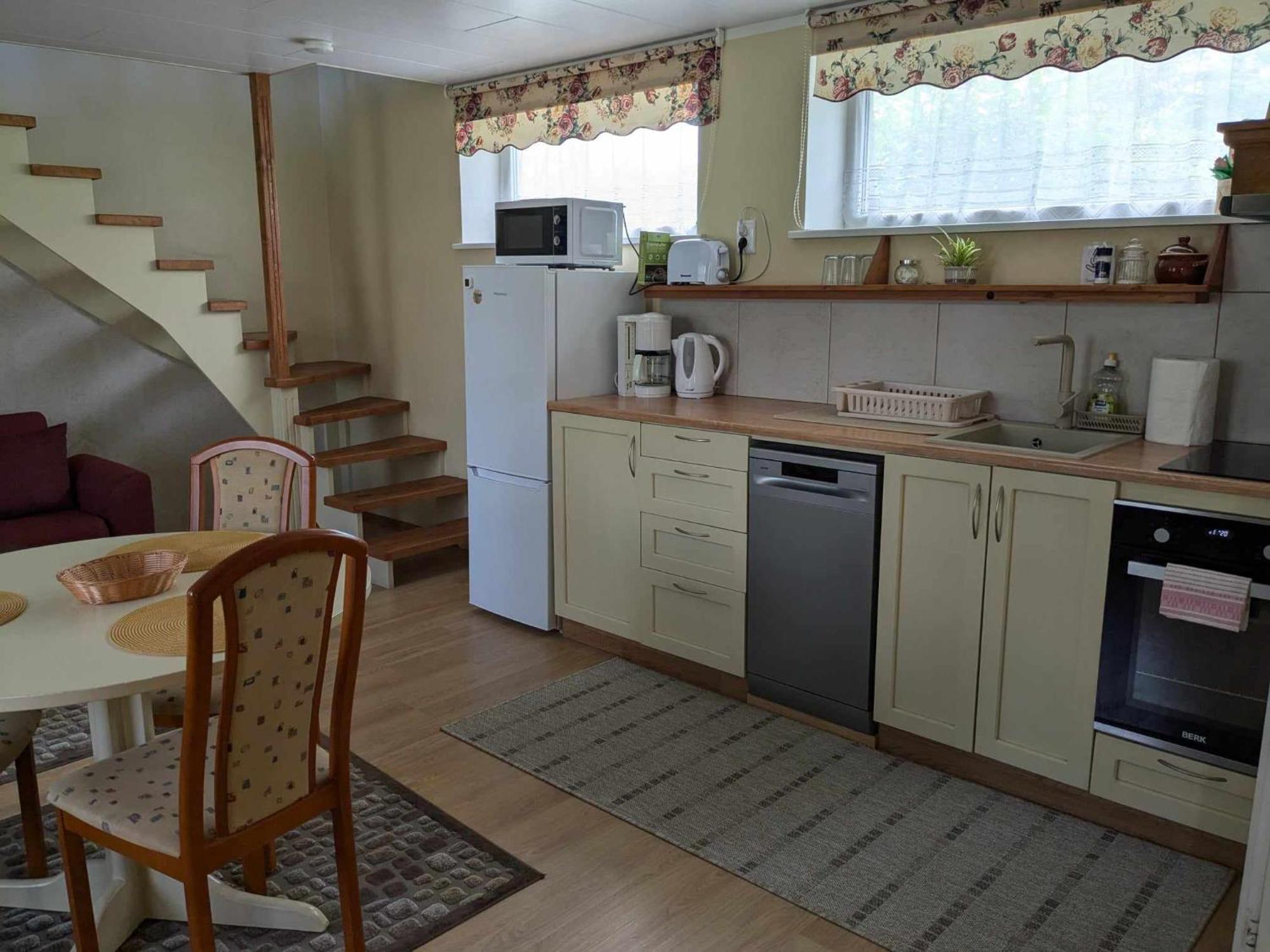 Paerna Guesthouse & Apartments Kuressaare Luaran gambar