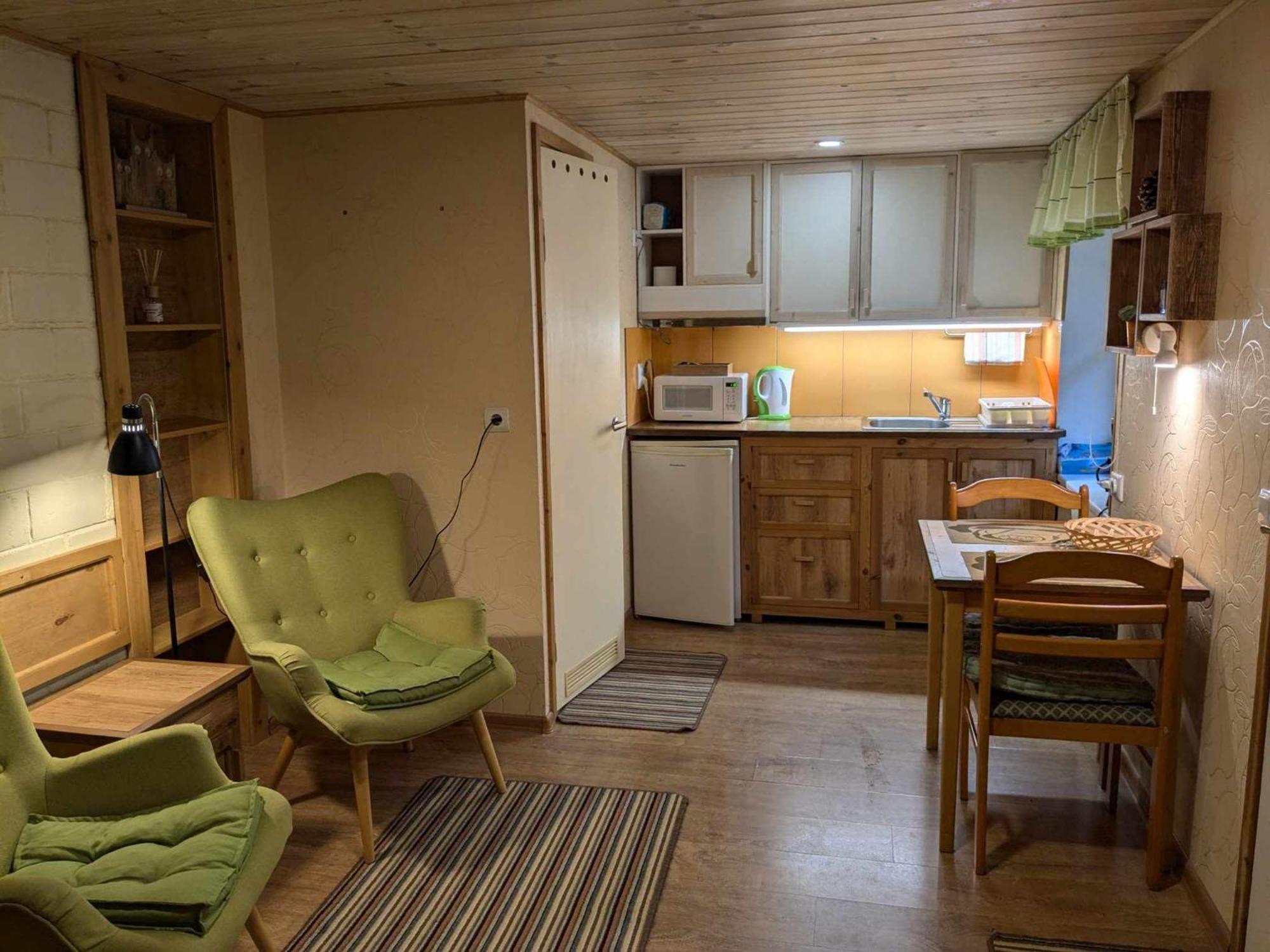 Paerna Guesthouse & Apartments Kuressaare Luaran gambar