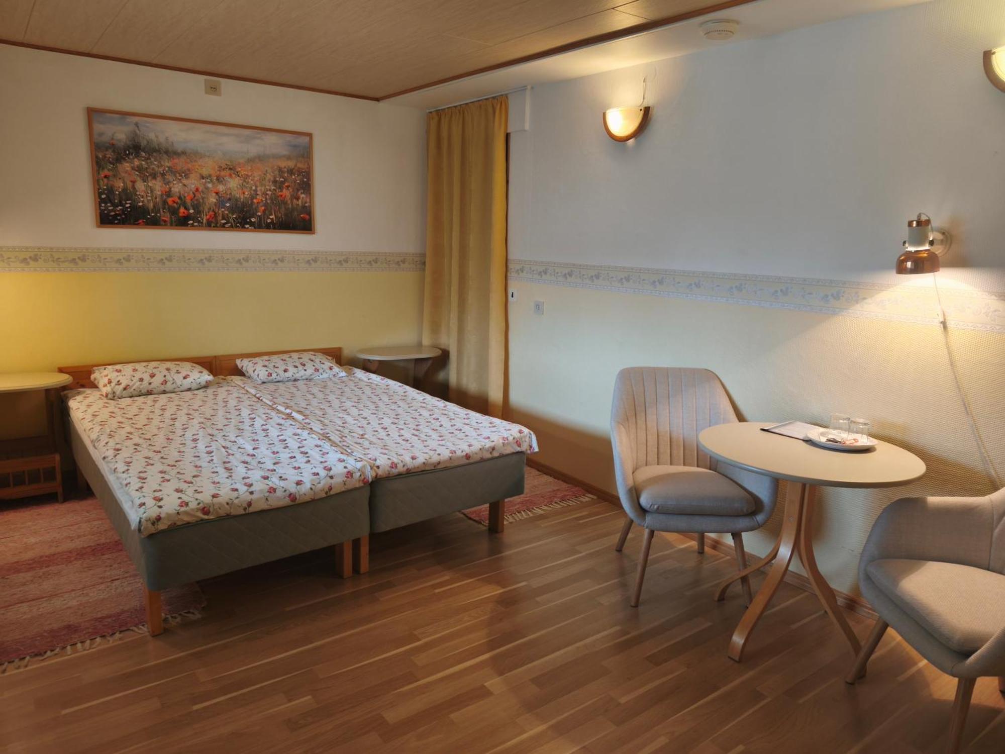 Paerna Guesthouse & Apartments Kuressaare Luaran gambar