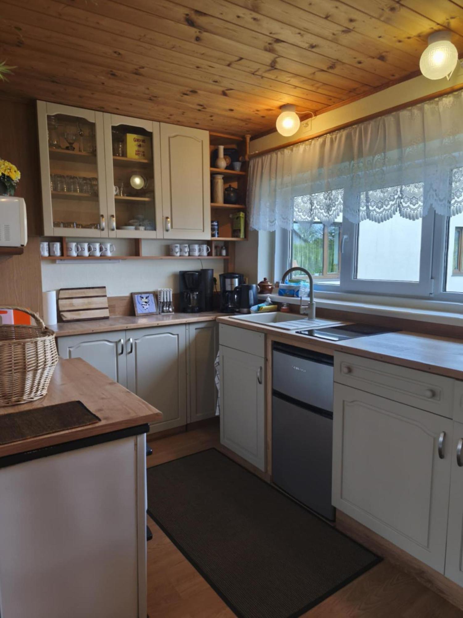 Paerna Guesthouse & Apartments Kuressaare Luaran gambar