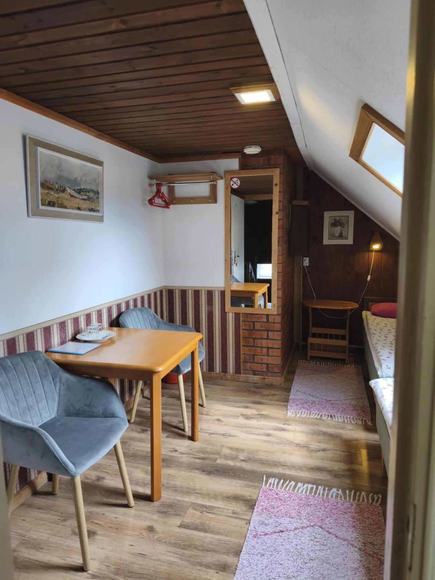 Paerna Guesthouse & Apartments Kuressaare Luaran gambar