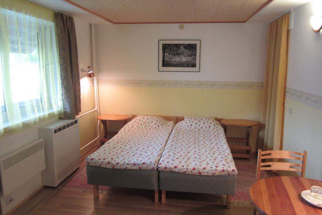 Paerna Guesthouse & Apartments Kuressaare Luaran gambar